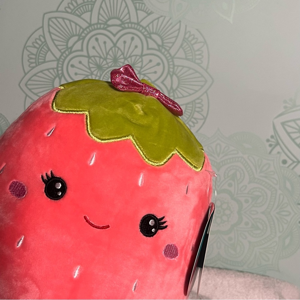 Squishmallows - Suzy the Strawberry
